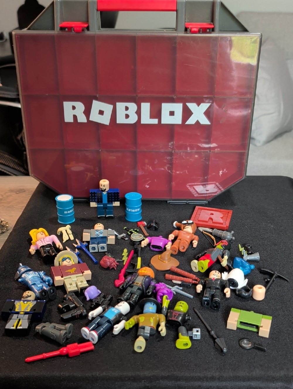 Roblox Red Carry Case with Assorted Action Figures & Accessories